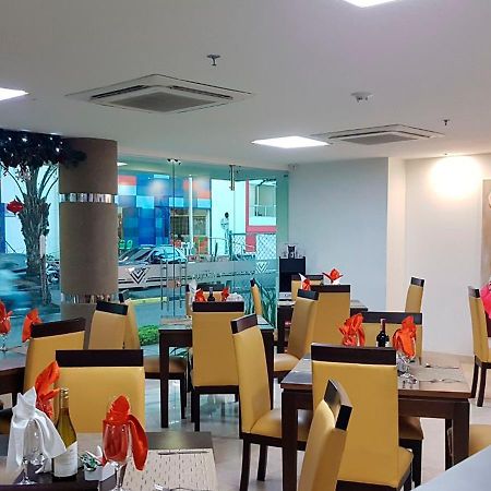Hotel Titanium Plaza 바랑카베르메하 외부 사진