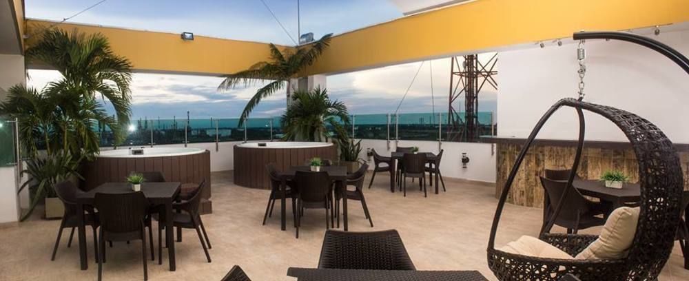Hotel Titanium Plaza 바랑카베르메하 외부 사진